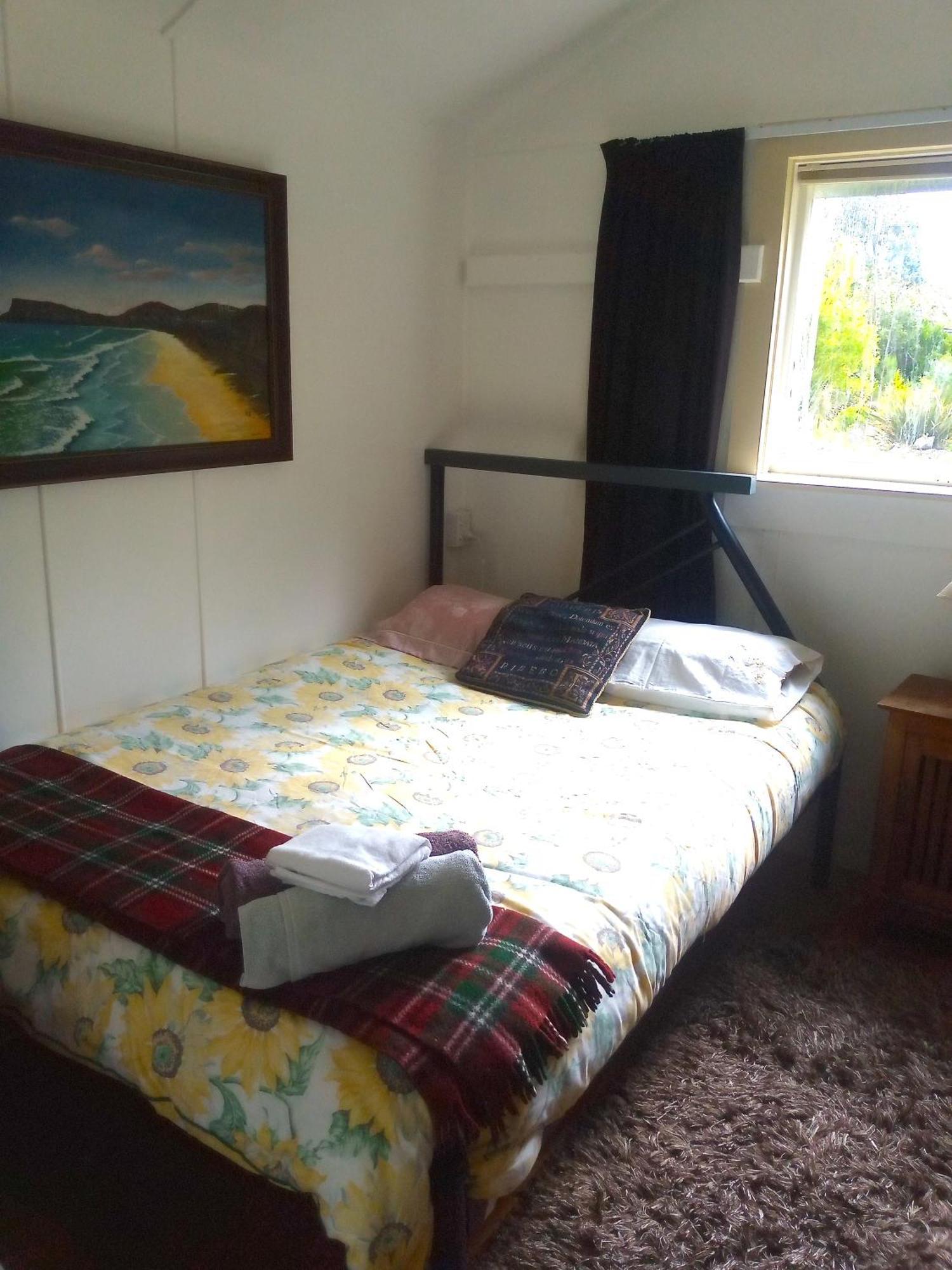 Rustic, Basic Cosy Alpine Hut, In The Middle Of The Mountains Holiday home Otira